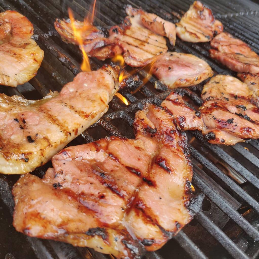 1kg Honey & Brown Sugar crust Gammon End Steaks